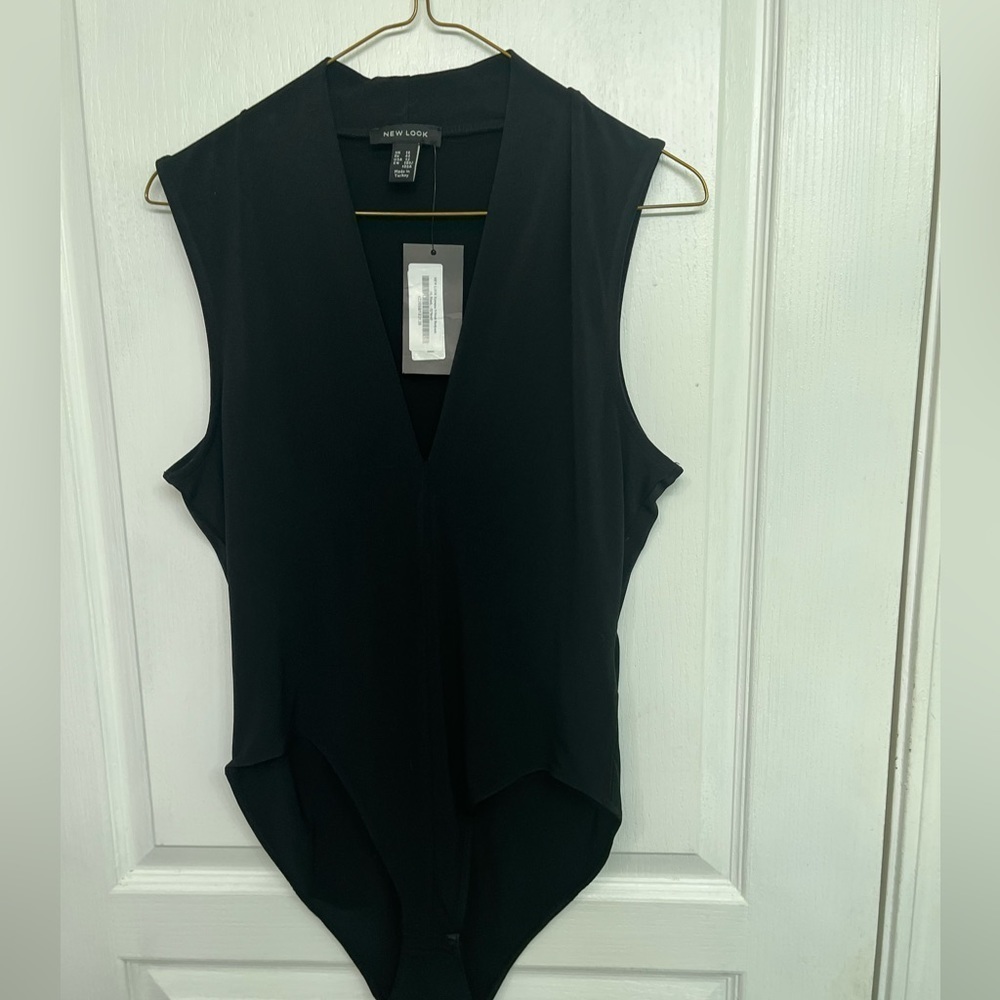 New Look Women’s Black Deep V Sleeveless Body Suit Size Size 12.  New With Tags!